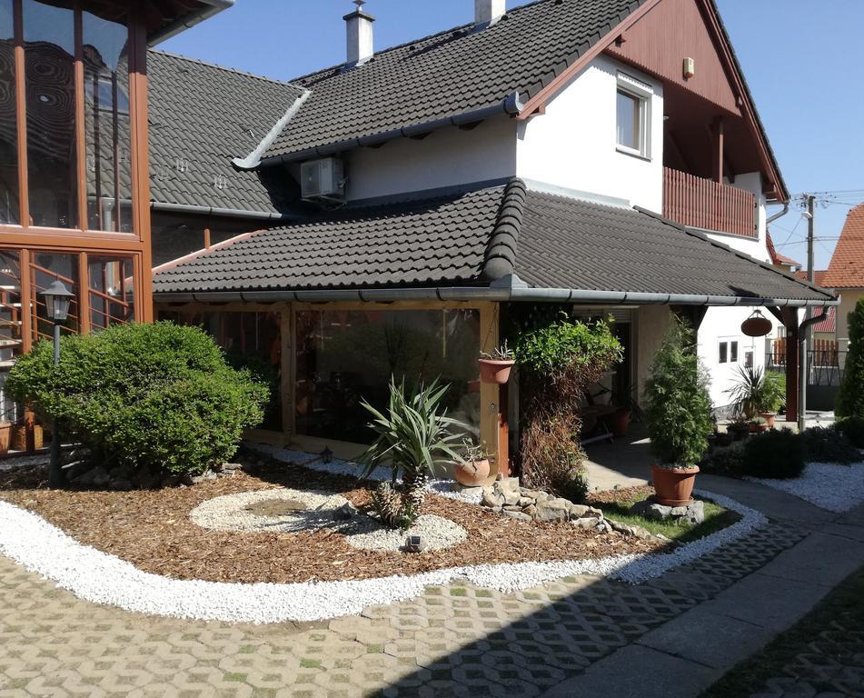 Stilus Apartman Apartment Szekszárd Екстериор снимка